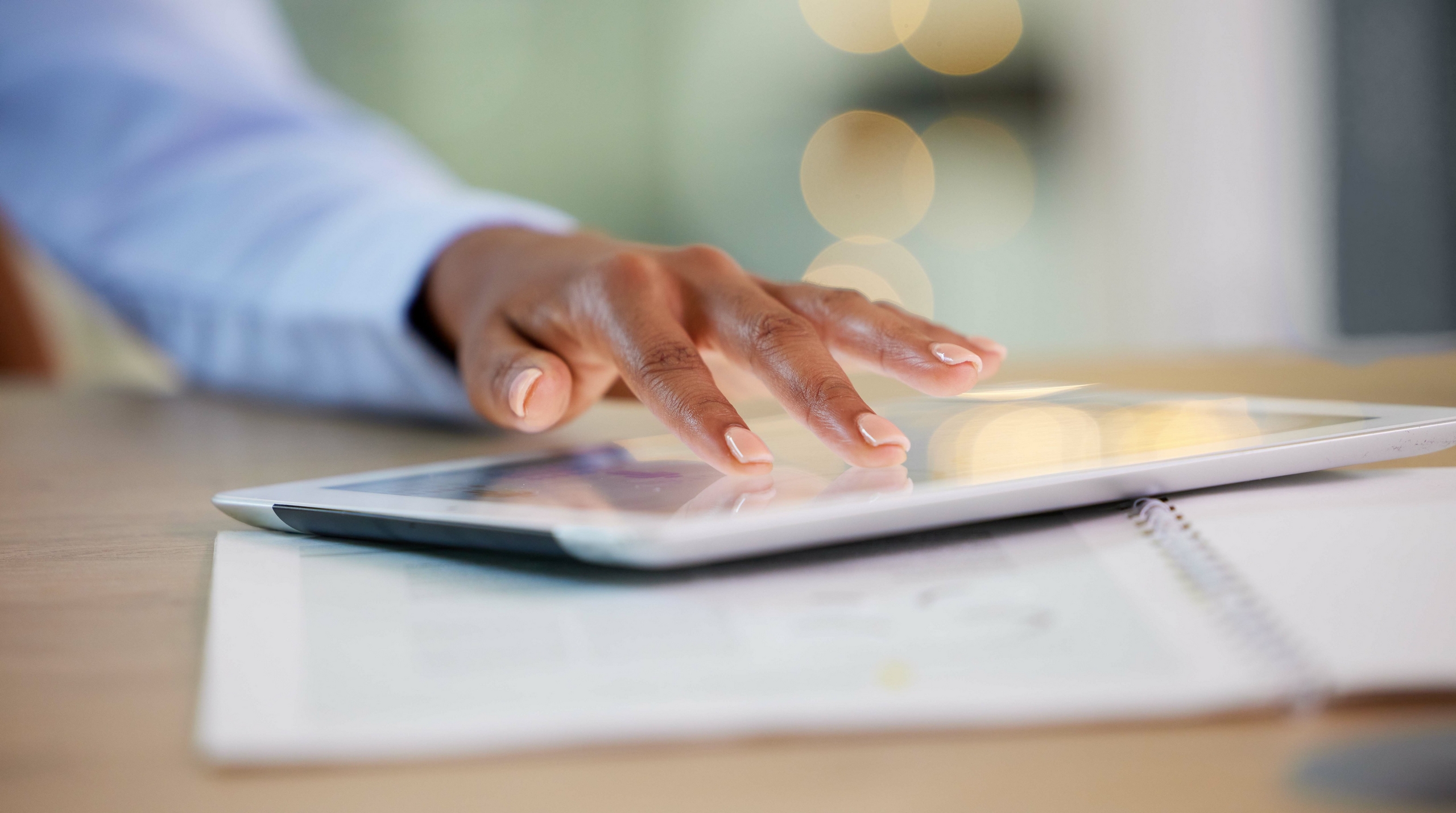 illustration-interim-info-emploi-recrutement-ressources-humaines-rh-cv-job-actualites-candidat-entreprise-travail-temporaire-2560x1430px-dematerialisation-bulletin-paie-digital-21042026