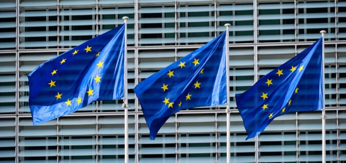 illustration-interim-info-emploi-recrutement-ressources-humaines-rh-cv-job-actualites-candidat-entreprise-travail-temporaire-2560x1430px-directive-parlement-union-europenne-21042026