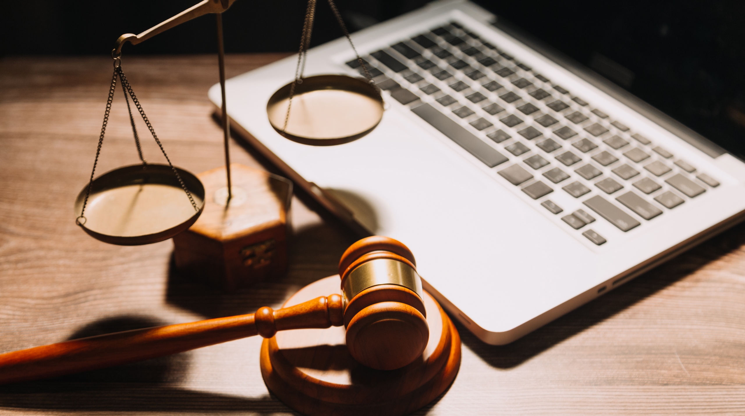 illustration-interim-info-emploi-recrutement-ressources-humaines-rh-cv-job-actualites-candidat-entreprise-travail-temporaire-2560x1430px-droit-justice-travail-prudhommes-24092026