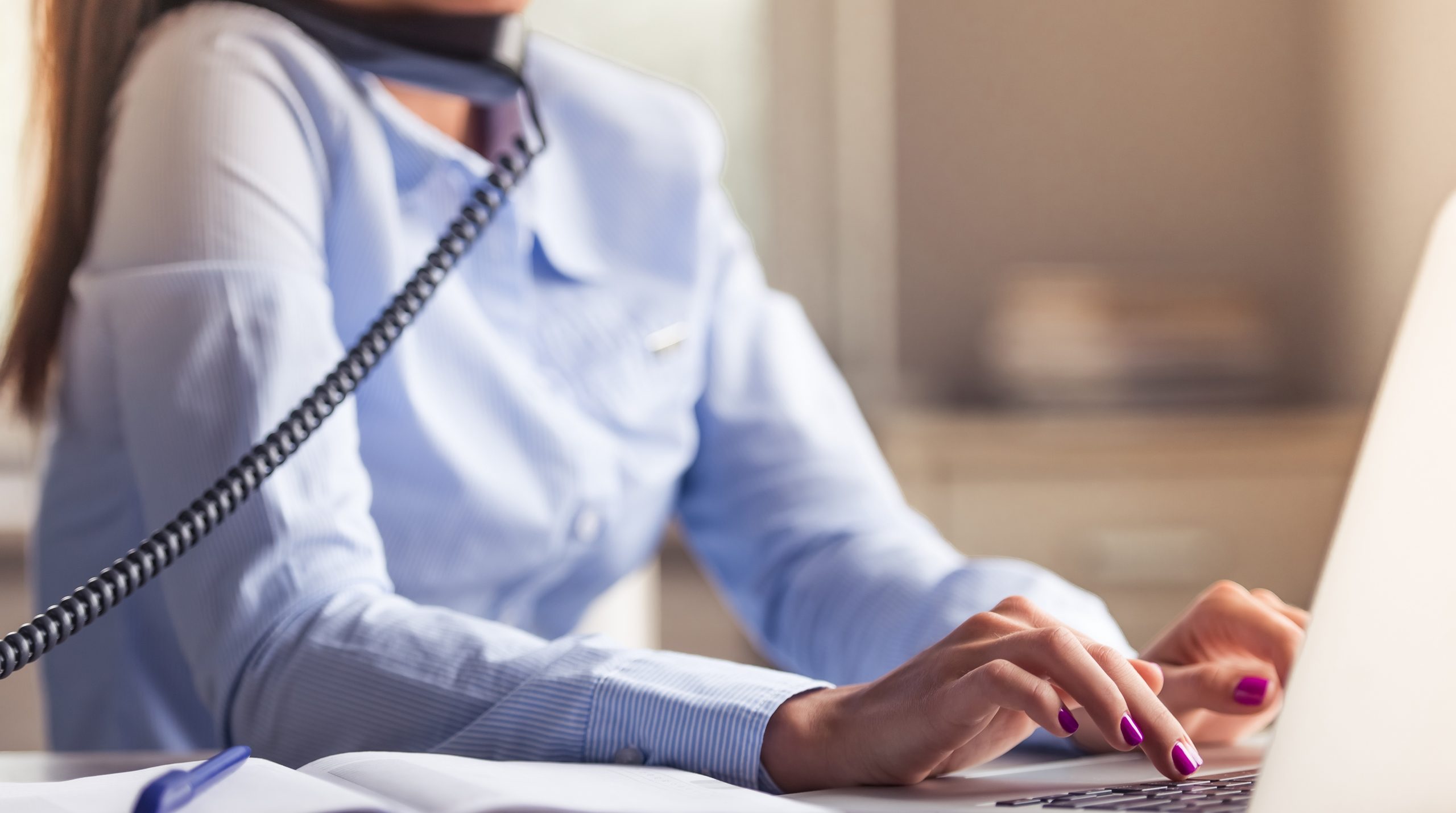 illustration-interim-info-emploi-recrutement-ressources-humaines-rh-cv-job-actualites-candidat-entreprise-travail-temporaire-2560x1430px-contact-26042026